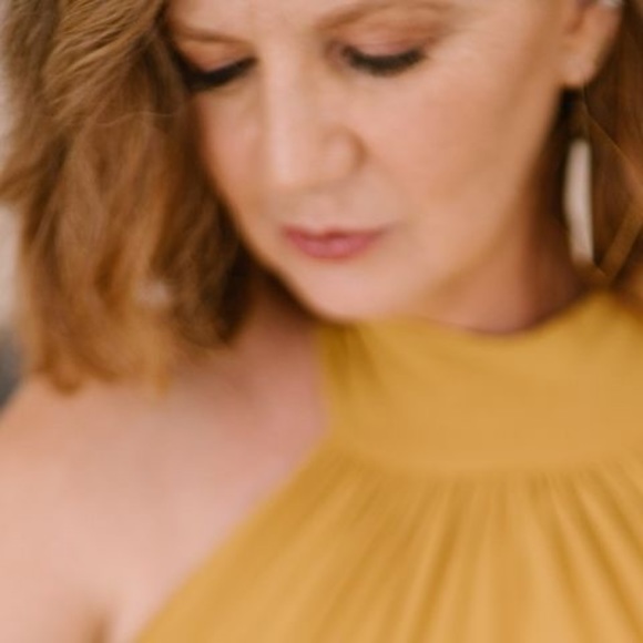 Meet your Posher, Jenn - Picture 1 of 1